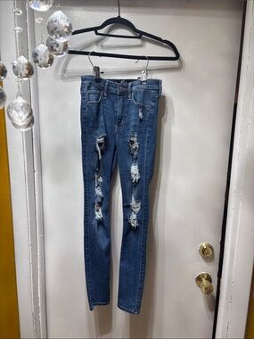 Hollister Ripped Skinny Jeans in Blue Wash